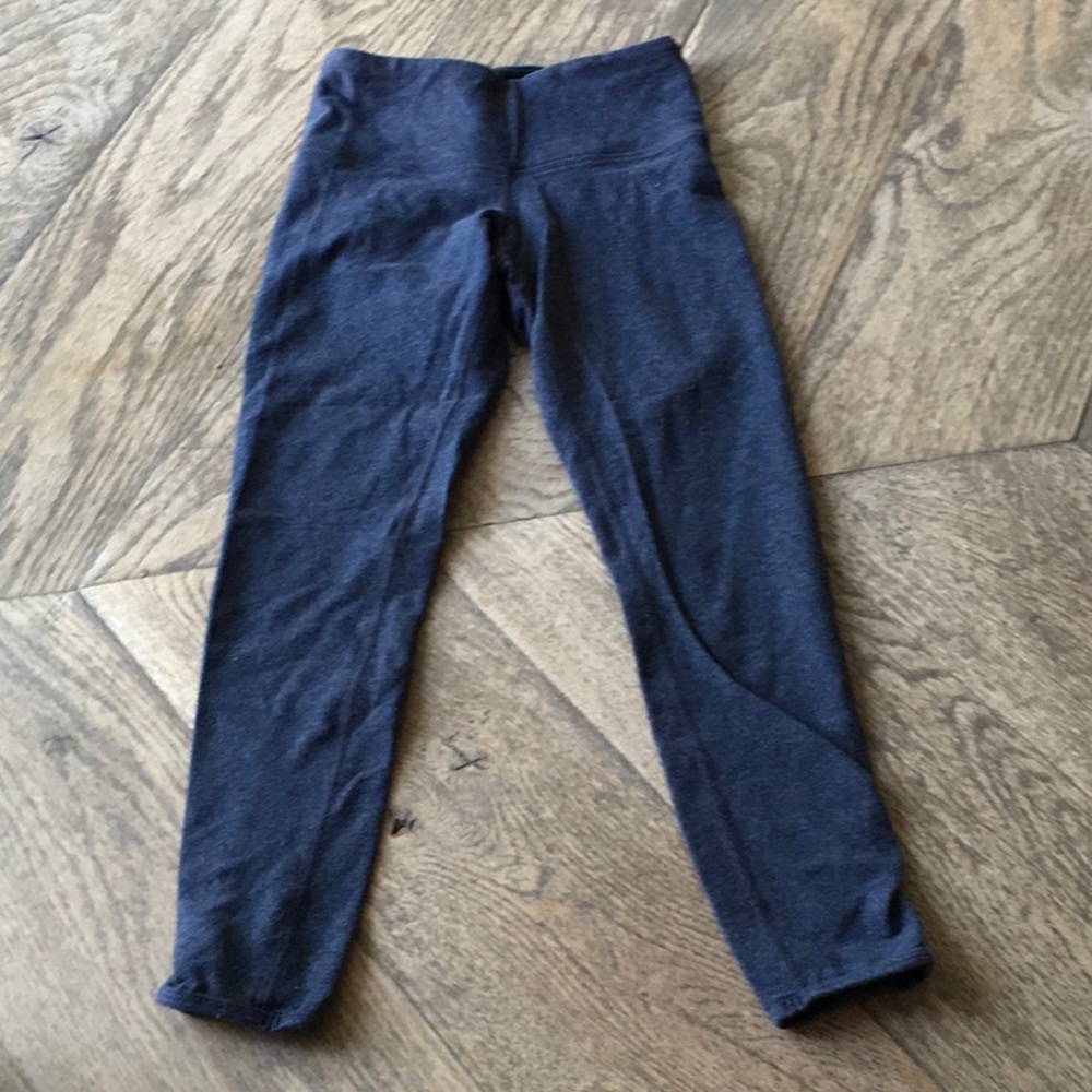 Gray Lululemon cropped leggings